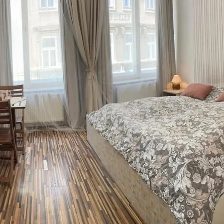 Old Town Benediktska 6 *