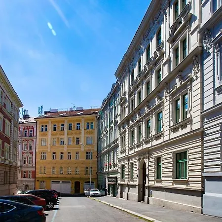 Bruno Apartment