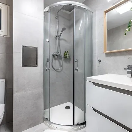 Cute 1bedroom Center Apartment *