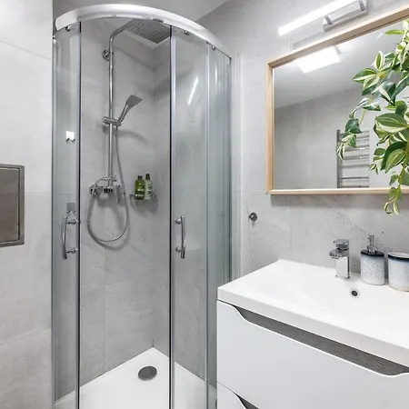 Cute 1bedroom Center *
