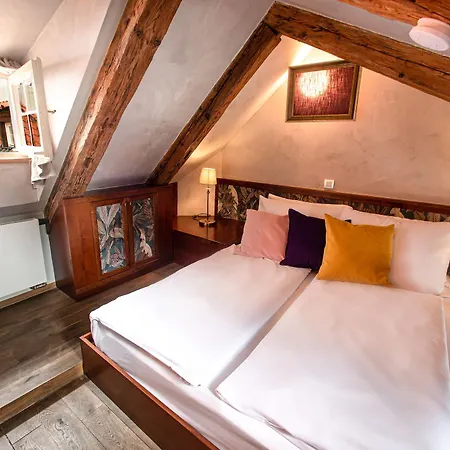 Miss Sophie's Charles Bridge Hotel 4*