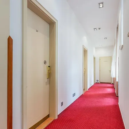 Ea Victoria 4*