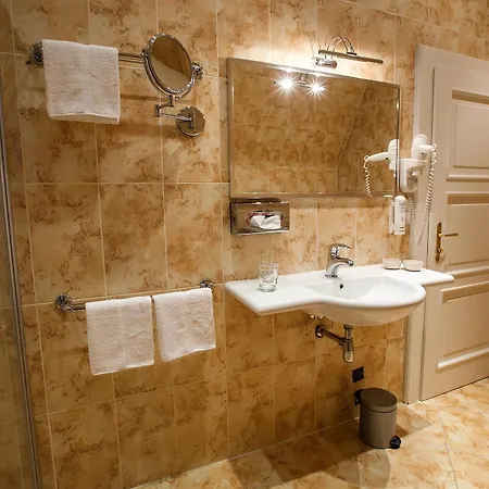 تاين يارد ريزيدنس 4* براغ