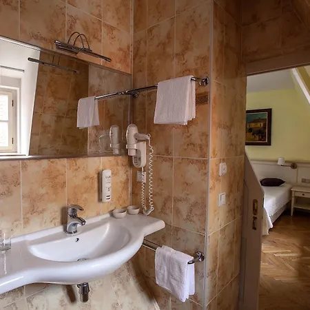 تاين يارد ريزيدنس 4* براغ