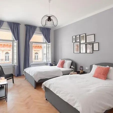 Next To Wenceslas Square By Days Apartment Prague