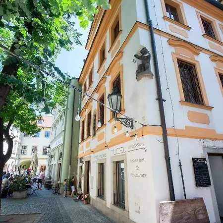 Women's Only - Female Only Praga