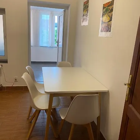 Apartment 3 In 1 Location *