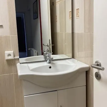 3 In 1 Location Apartment *