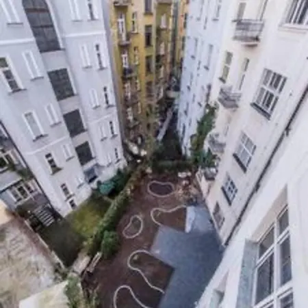 Beautiful & Peaceful With Cute Balcony *