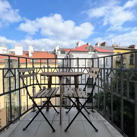 Apartment Beautiful & Peaceful With Cute Balcony