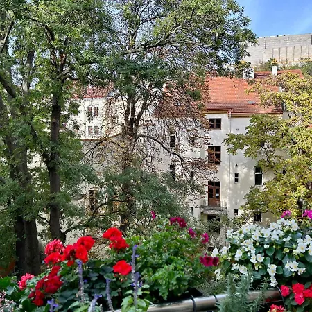 Balcony & King Size Bed * Praha