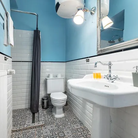 Apartment Charming 1 Bedroom In The Center Of *
