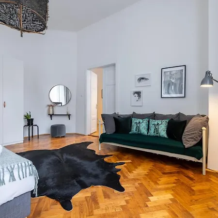 Charming 1 Bedroom In The Center Of Apartment