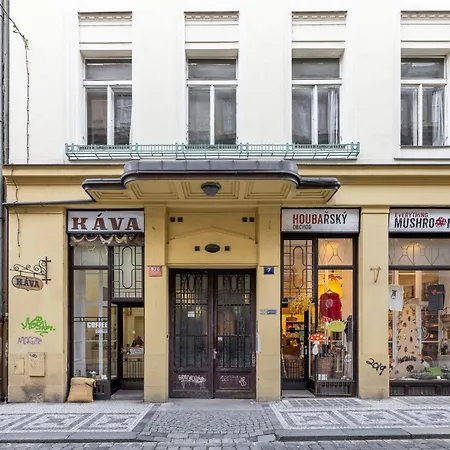 Charming 1 Bedroom In The Center Of *