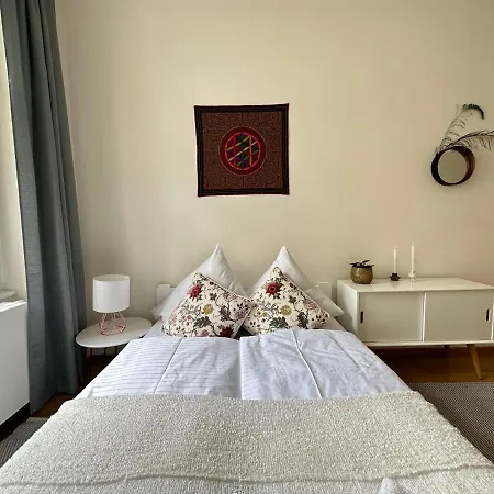 3bdr Bohemian Style Flat With Balcony Apartment