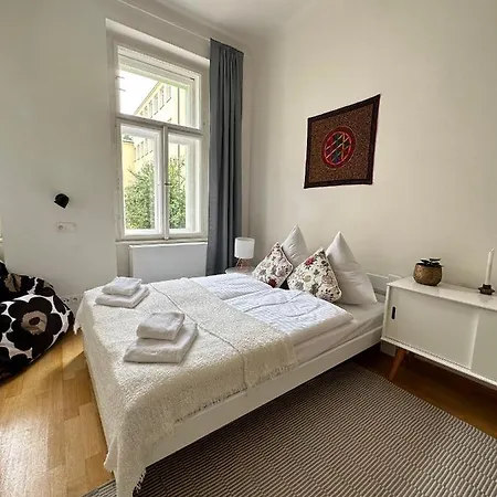 3bdr Bohemian Style Flat With Balcony Apartment Prague