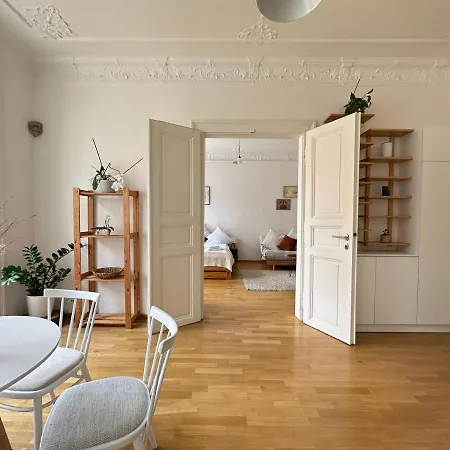 3bdr Bohemian Style Flat With Balcony Apartment Prague