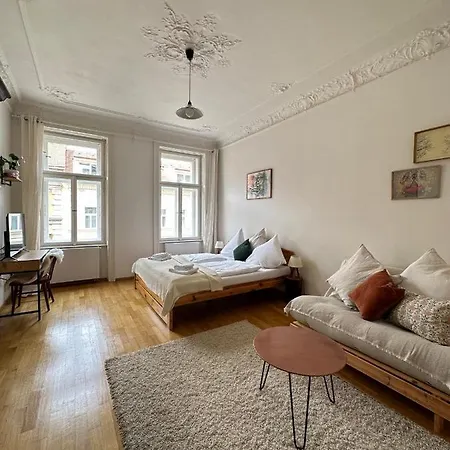 3bdr Bohemian Style Flat With Balcony *