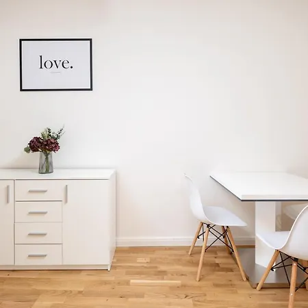 Florenc New Town Apartment *