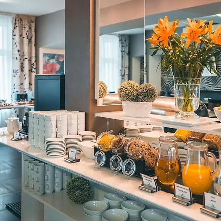 Hotell Elysee 4*