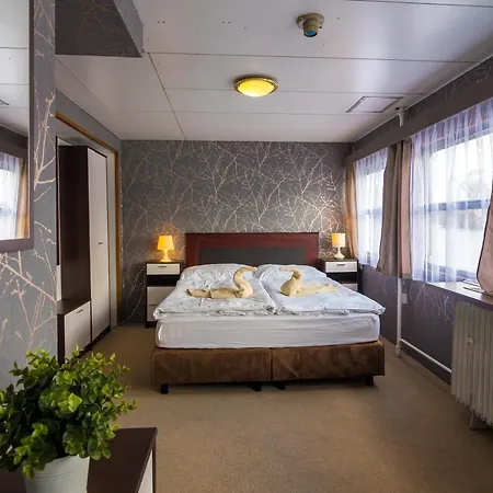 Vodnik Botel 3*
