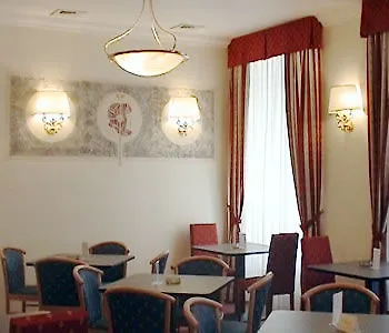 Tivoli Hotel 3*
