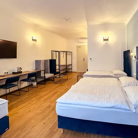 Szálloda Garden Court 4*