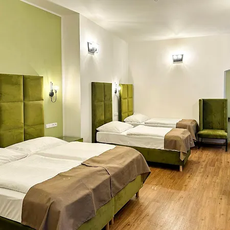 Garden Court Szálloda 4*