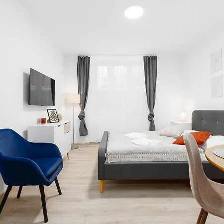 2 Bedrooms Near The Metro * Praga
