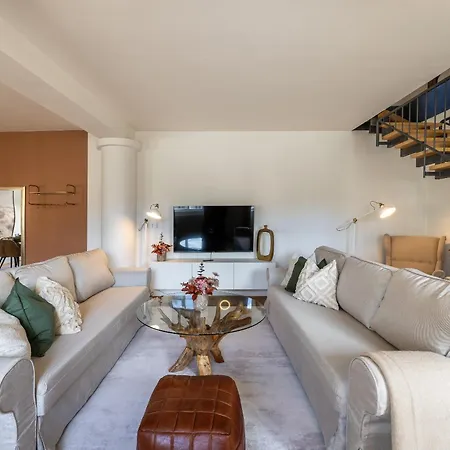 Luxury Retreat By Charles Bridge Apartment *