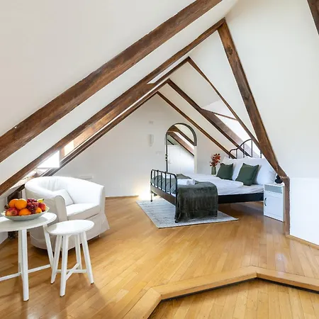 Apartment Luxury Retreat By Charles Bridge *
