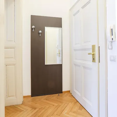 Biblion Apartment *