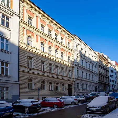 Biblion Apartment *