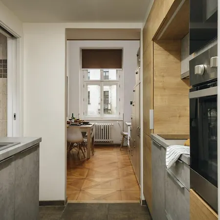 Cozy & Comfortable Walking Anywhere Want Sen Apartment