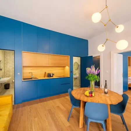 Quiet Center In Hip & Foodie Area Apartment Prague