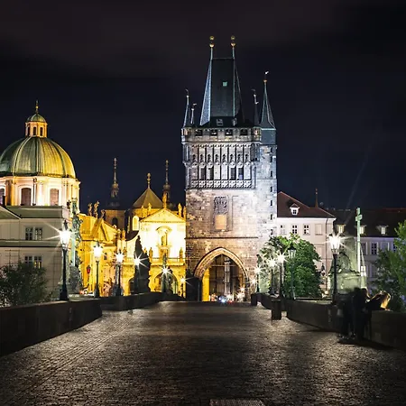 Luxury Retreat By Charles Bridge Prague