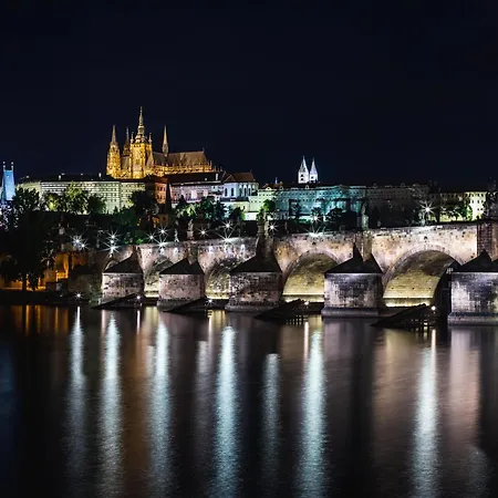 Luxury Retreat By Charles Bridge Prague