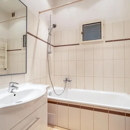 Vintage Vogue By Rentez Apartment Prague