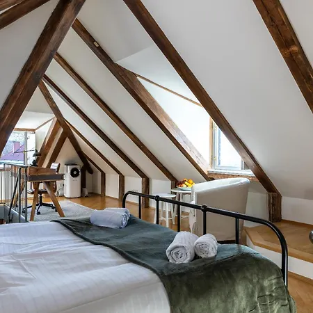 Luxury Retreat By Charles Bridge *