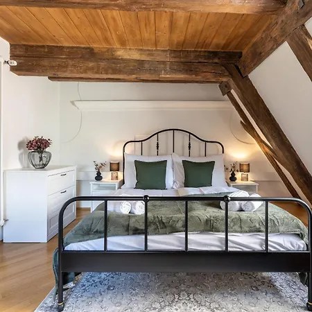 Apartment Luxury Retreat By Charles Bridge
