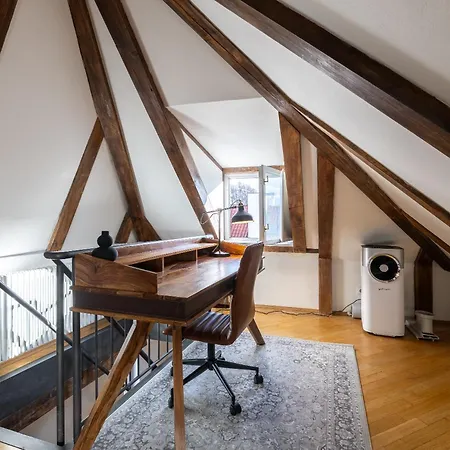 Luxury Retreat By Charles Bridge Apartment