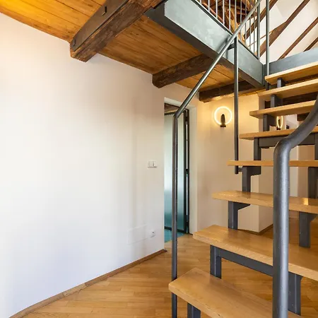 Luxury Retreat By Charles Bridge Apartment *