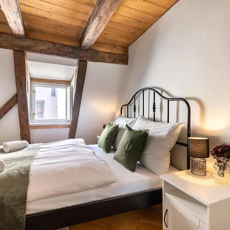 Apartment Luxury Retreat By Charles Bridge