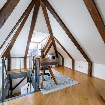 Luxury Retreat By Charles Bridge Apartment *