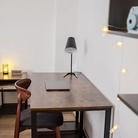 L'mai Riverside Apartment *