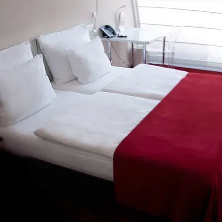 Metropol Design Old Town Hotell 4*