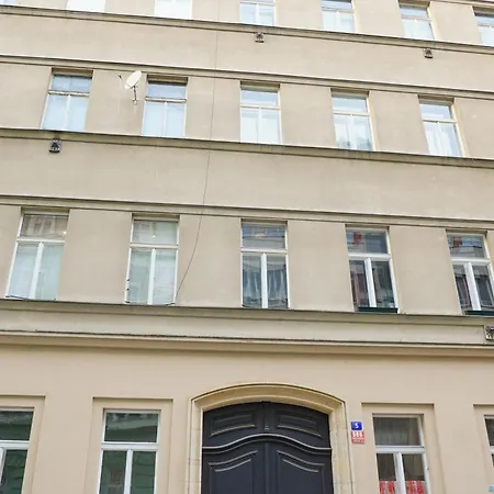 Apartment Elegant & Stylish Center Apartments! *