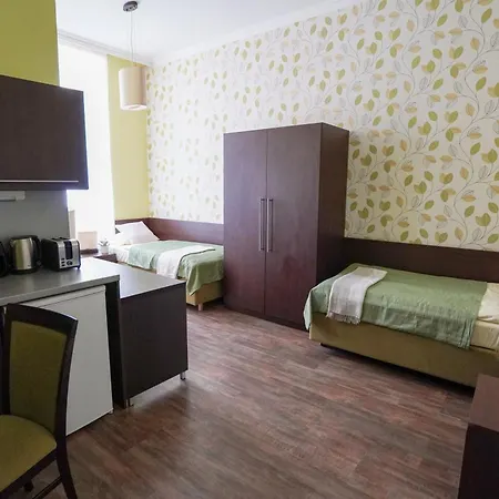 Elegant & Stylish Center Apartments! *