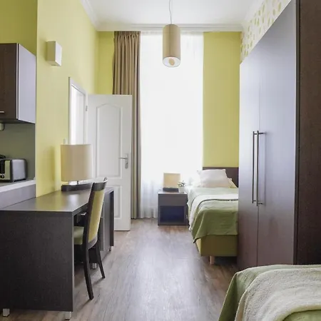 Elegant & Stylish Center Apartments! *