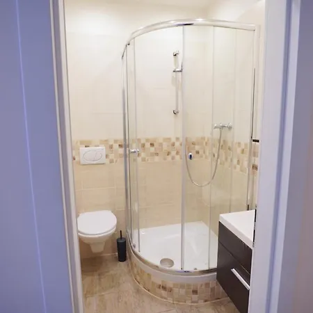 Apartment Elegant & Stylish Center Apartments! *